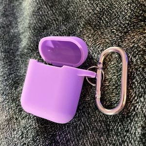 Air pod silicone case NEW - needed pro case